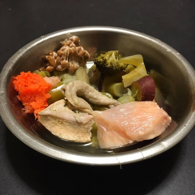 手作りドッグフードを始めよう 犬のずぼら飯 鶏の胸肉と野菜のスープ ぽちたま薬局スタッフブログ